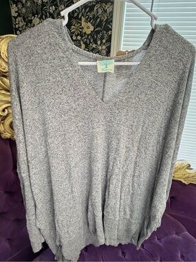 Freeloader Heather Gray V-Neck Knit Top